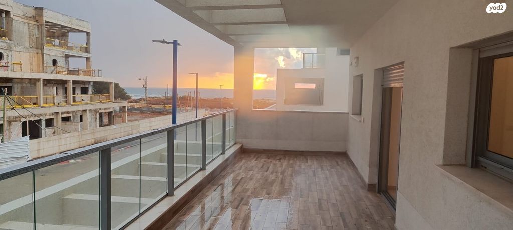 דירה, ג'סר א זרקא