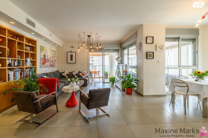 דירה, דודו דותן, עיר ימים, נתניה