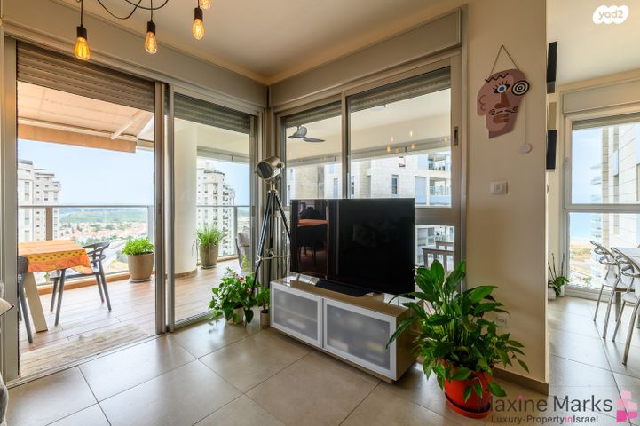 דירה, דודו דותן, עיר ימים, נתניה