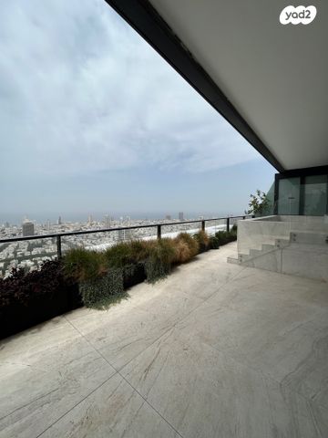 גג/ פנטהאוז, ליאונרדו דה וינצ'י, גני שרונה, קרית הממשלה, תל אביב יפו