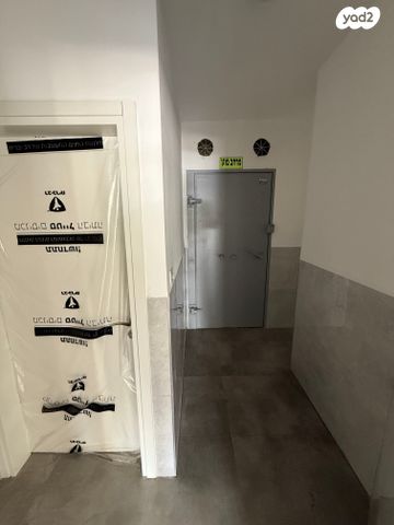 חנויות/ שטח מסחרי, העצמאות, אברמסקי, קרית אתא