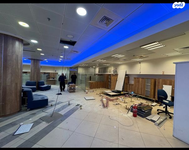 חנויות/ שטח מסחרי