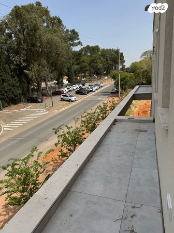 משרדים, יעף, יעף