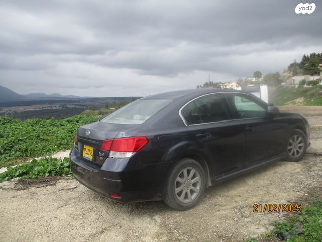 סובארו B4/לגאסי