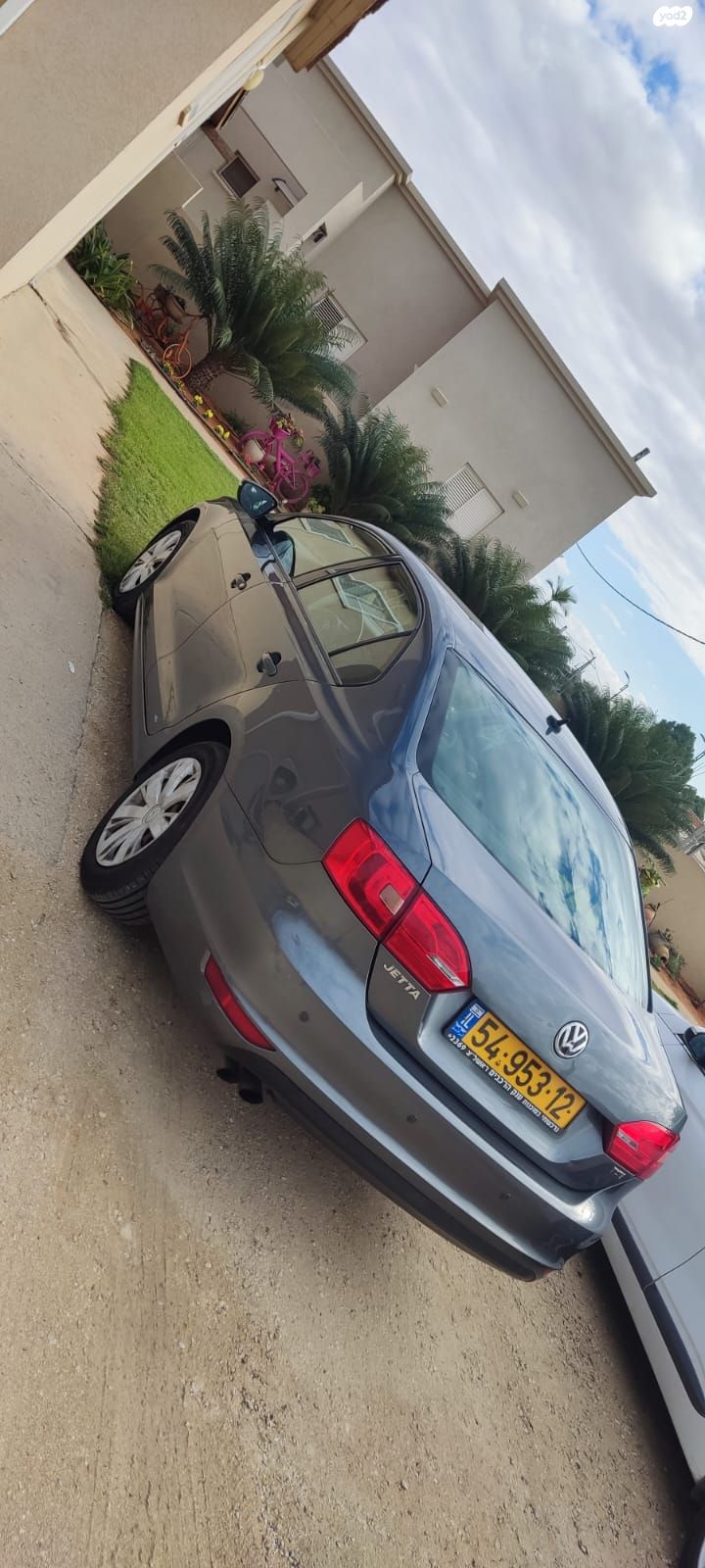 מודעת רכב פולקסווגן ג'טה