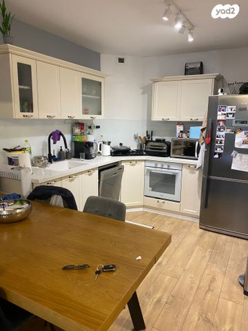 דירה, הפרחים 13, קרית הפרחים - 2005, רעננה