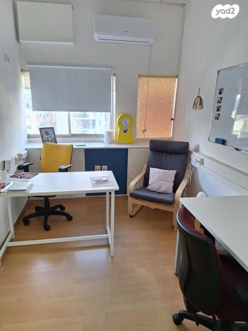 דרך מנחם בגין 19