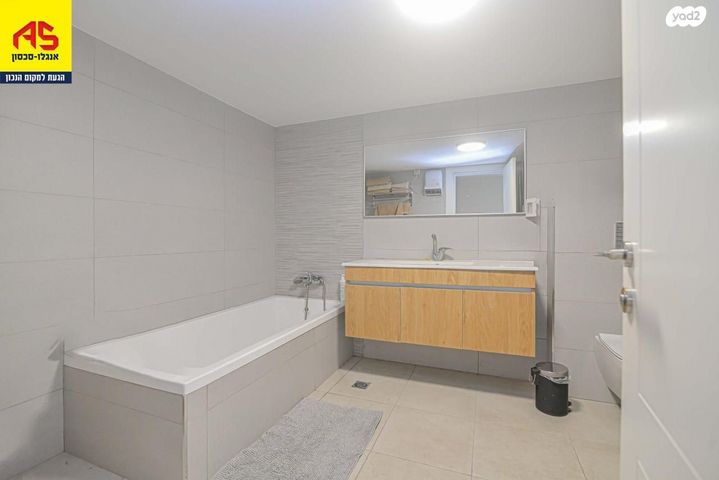 גג/ פנטהאוז, שדרות ניצה, צפון מערב מרכז העיר, נתניה