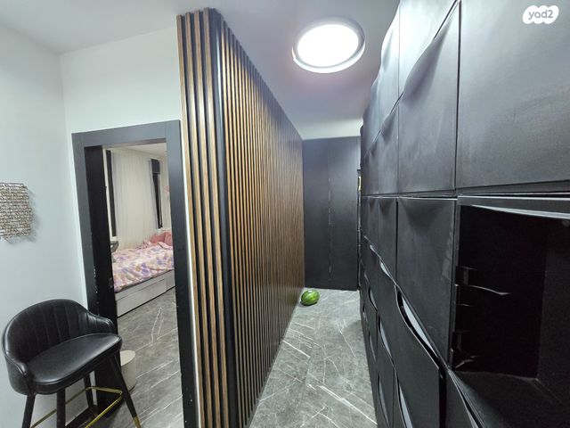 דירת גן, אליהו קורן, חומת שמואל, הר חומה, ירושלים