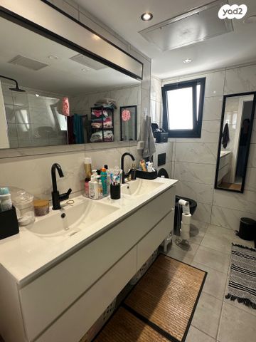 גג/ פנטהאוז, הגבול רוטשילד, בת ים