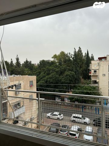 גג/ פנטהאוז, הרב קובלסקי 24, קרית הרצוג, בני ברק