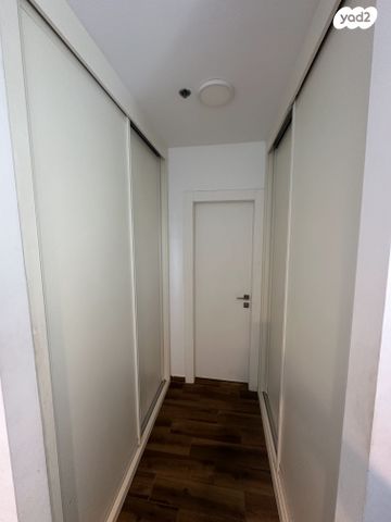 דירה, יצחק שדה, בת ים