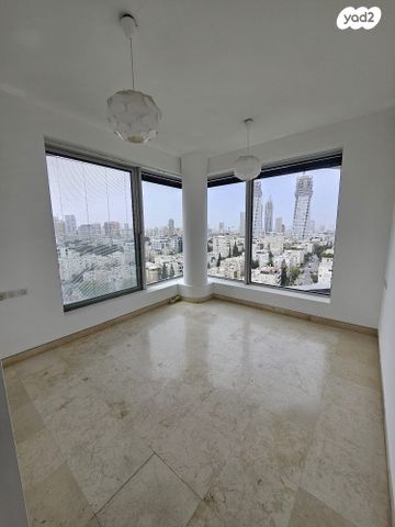 דירה, ניסים אלוני, צמרות איילון, פארק צמרת, תל אביב יפו