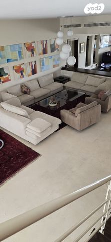 בית פרטי/ קוטג', הזית, הביכורים, קיסריה