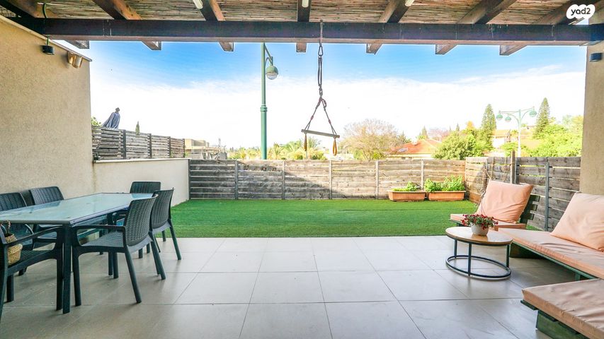 דו משפחתי, המושבה הגרמנית, גדרה