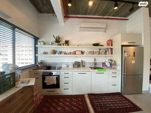 דירה, שדרות המגינים 46, שער פלמר, תחנת רכבת השמונה, חיפה