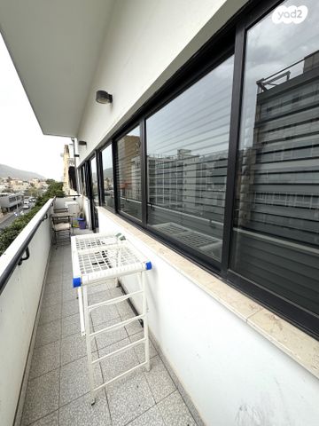 דירה, שדרות המגינים 46, שער פלמר, תחנת רכבת השמונה, חיפה