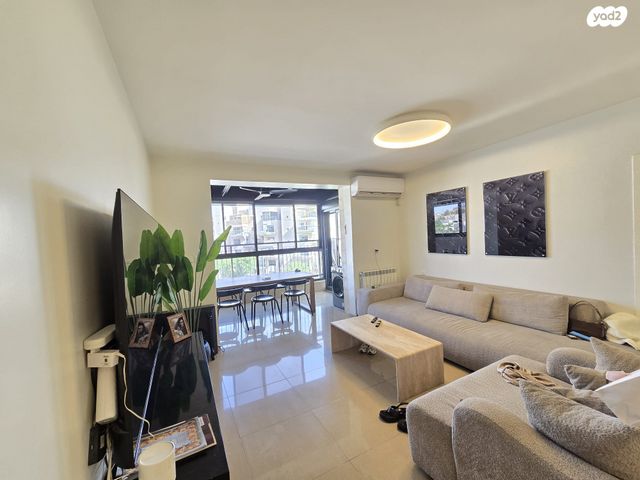 דירת גן, איש מצליח, חומת שמואל, הר חומה, ירושלים