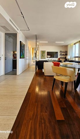 דופלקס, תל אביב יפו