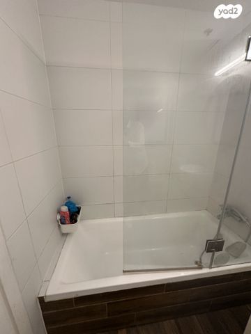 דירה, יצחק שדה, בת ים