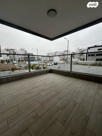 דירה, אורי אלמוג, קרית רבין, חולון