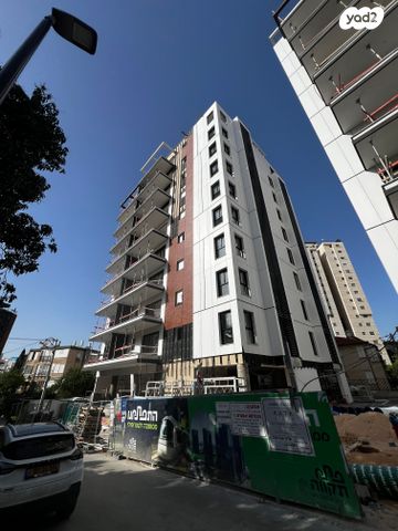 גג/ פנטהאוז, דב גרונר 4, עין גנים, פתח תקווה