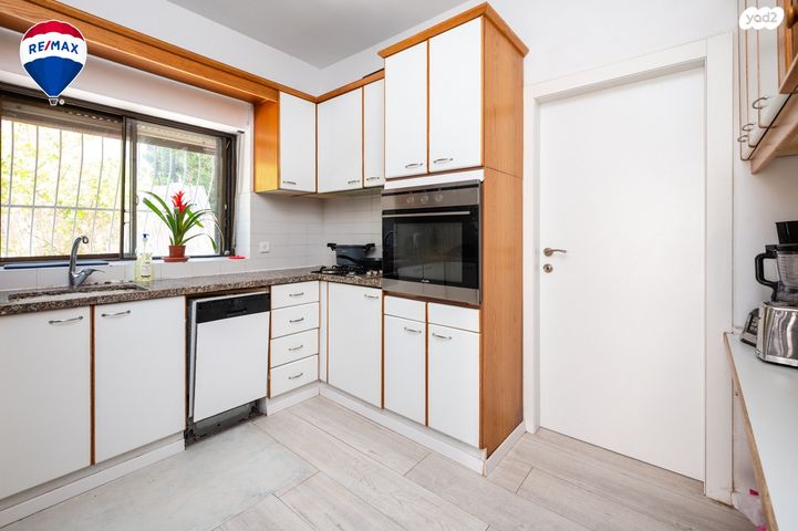 דו משפחתי, הגדעונים, נווה הברון, זכרון יעקב