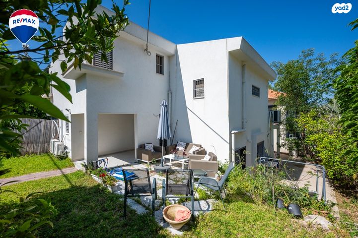 דו משפחתי, הגדעונים, נווה הברון, זכרון יעקב