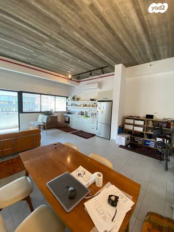 דירה, שדרות המגינים 46, שער פלמר, תחנת רכבת השמונה, חיפה