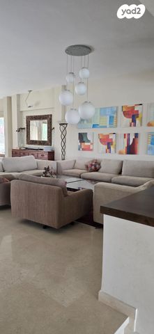 בית פרטי/ קוטג', הזית, הביכורים, קיסריה