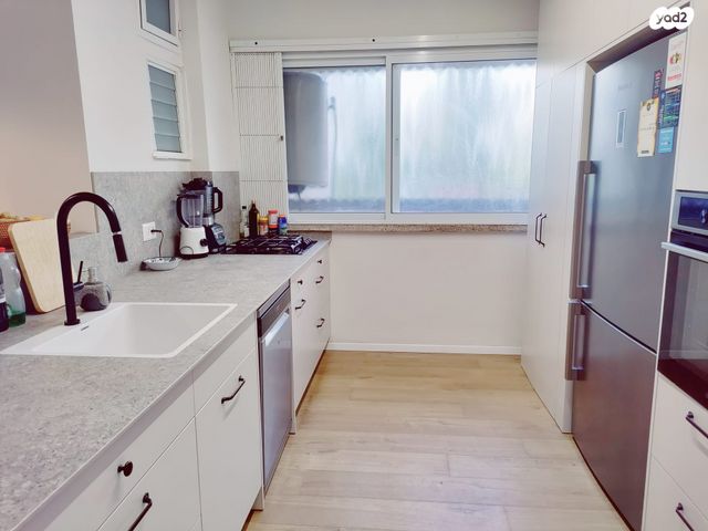 דירה, בן גוריון 15, מרכז דרום, רעננה