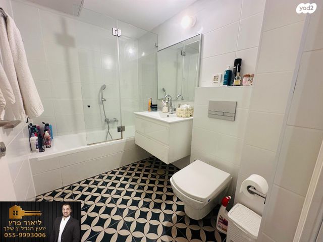 דירה, זאב וינהויז, יהוד מונוסון