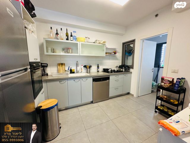 דירה, זאב וינהויז, יהוד מונוסון