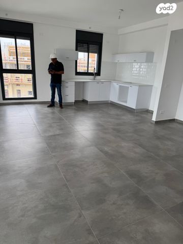 דירה, נעמי שמר, דרום חדש, פארק הים, בת ים