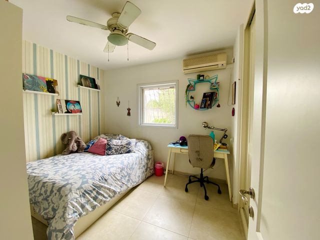 דו משפחתי, ברקת, אבני חן, רחובות