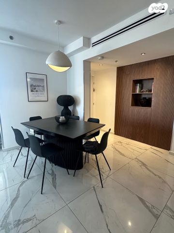 גג/ פנטהאוז, הגבול רוטשילד, בת ים