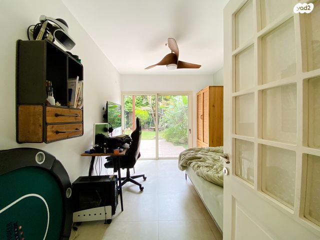 דו משפחתי, ברקת, אבני חן, רחובות