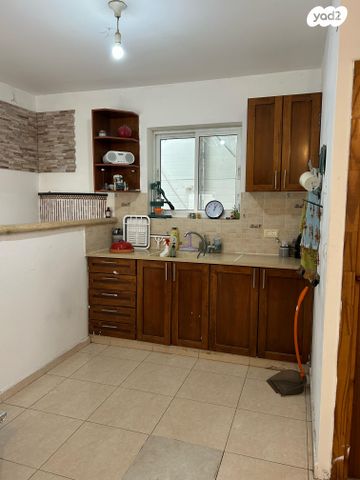 גג/ פנטהאוז, הרב קובלסקי 24, קרית הרצוג, בני ברק