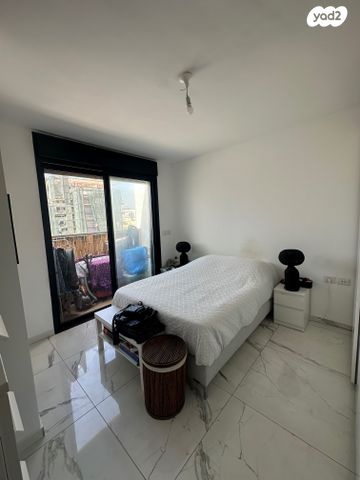 גג/ פנטהאוז, הגבול רוטשילד, בת ים