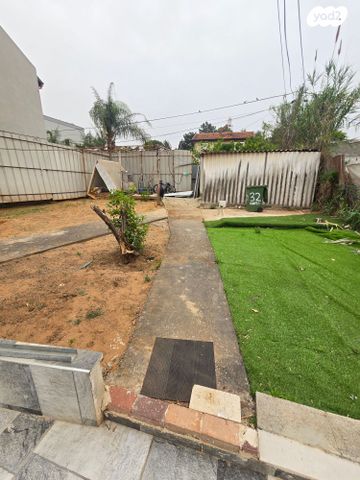 דו משפחתי, יעקב אחווה, קרית אלון, פתח תקווה