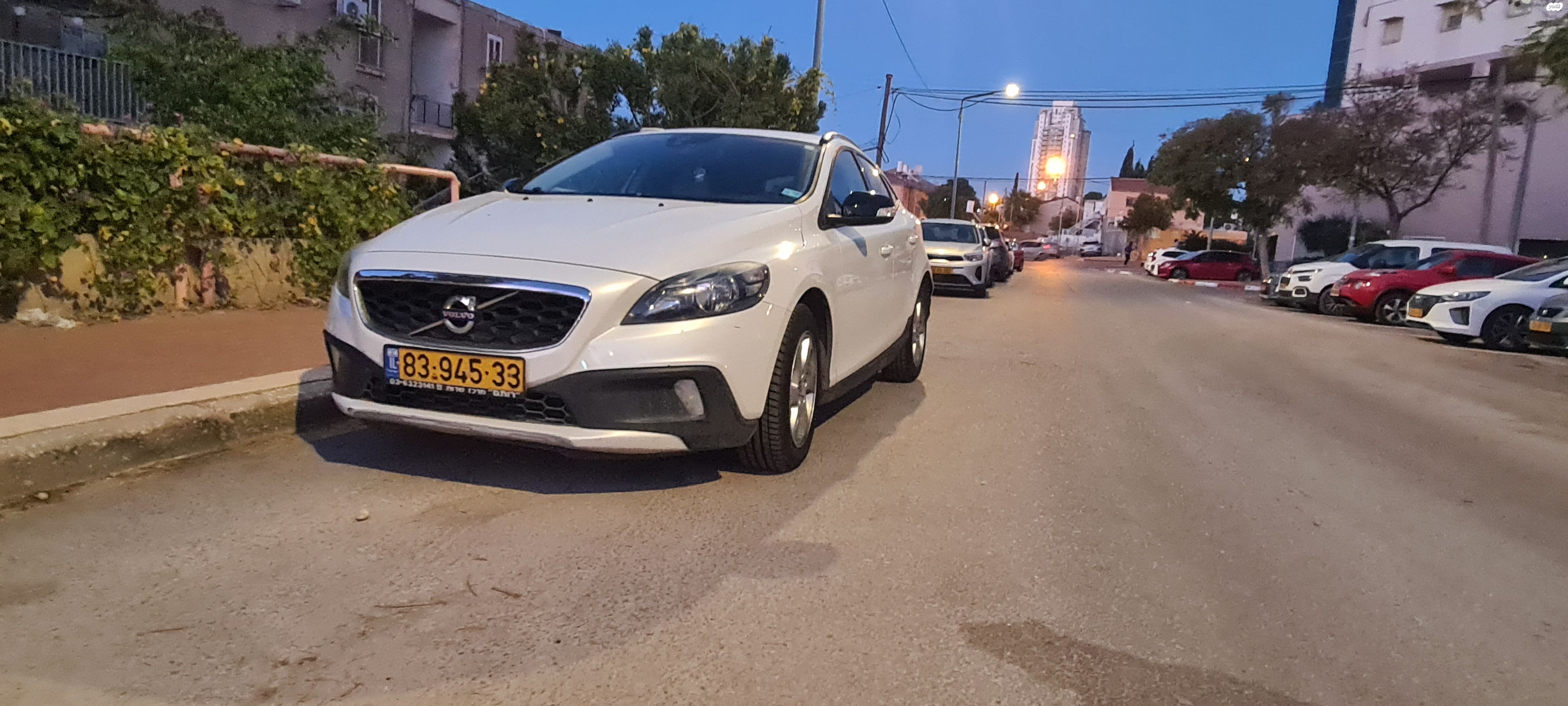 מודעת רכב וולוו V40