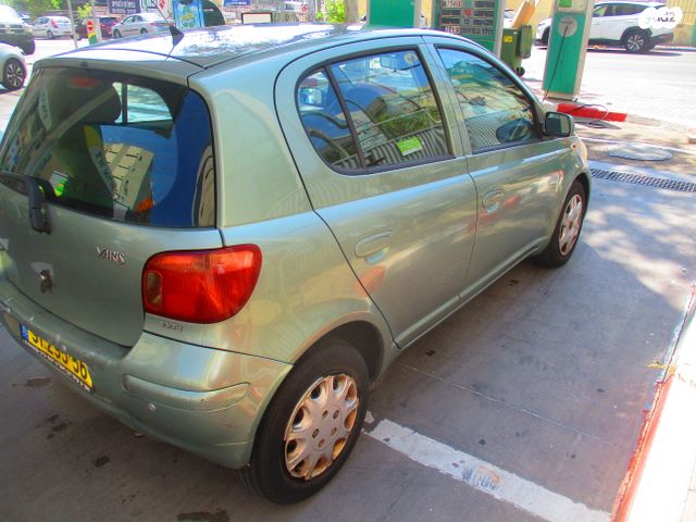 טויוטה יאריס