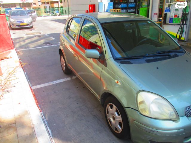 טויוטה יאריס