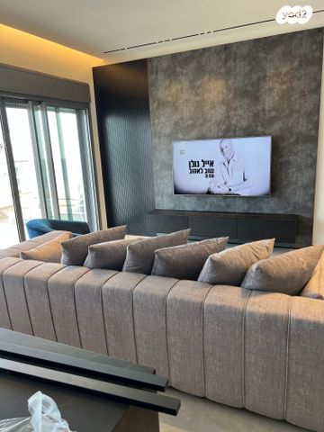 אהבת אדם 73