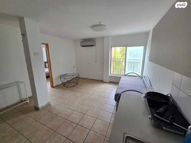 דירה, ז'בוטינסקי 5, שיכון ד, טבריה