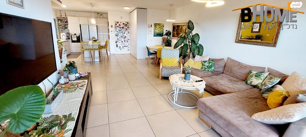 דירה, קדימה צורן