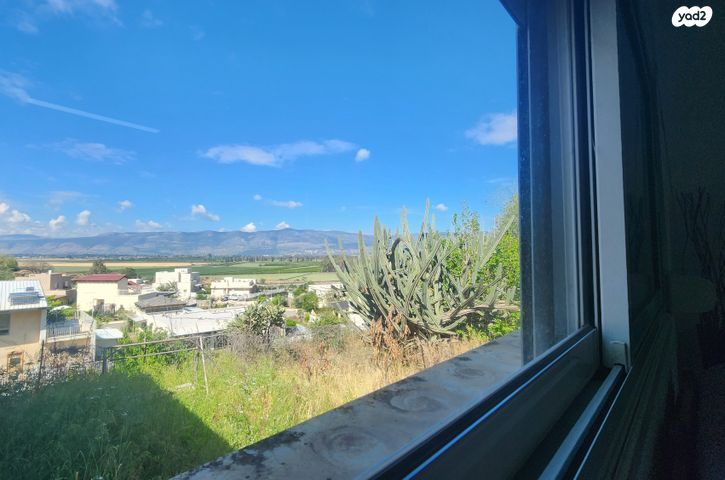 דו משפחתי, כפר סאלד