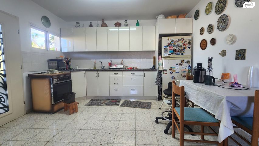 דו משפחתי, כפר סאלד