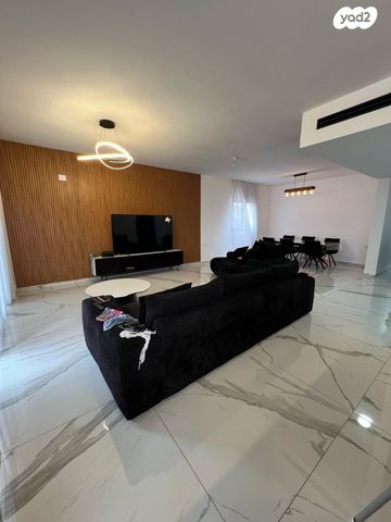 גג/ פנטהאוז, נהריה