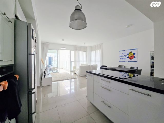 דירה, עוזי חיטמן 3, עיר ימים, נתניה